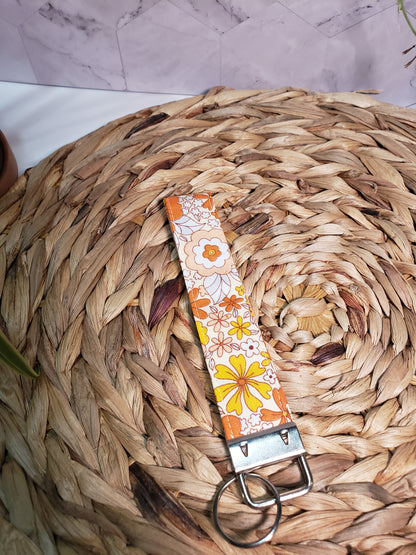 Retro Flower Wristlet Strap