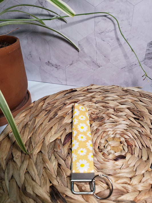 Daisy Yellow Wristlet
