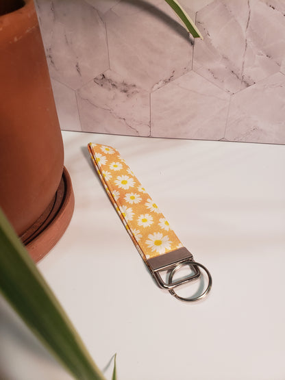 Daisy Yellow Wristlet