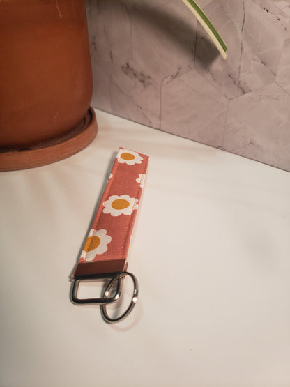 Daisy Cotton Wristlet Stap